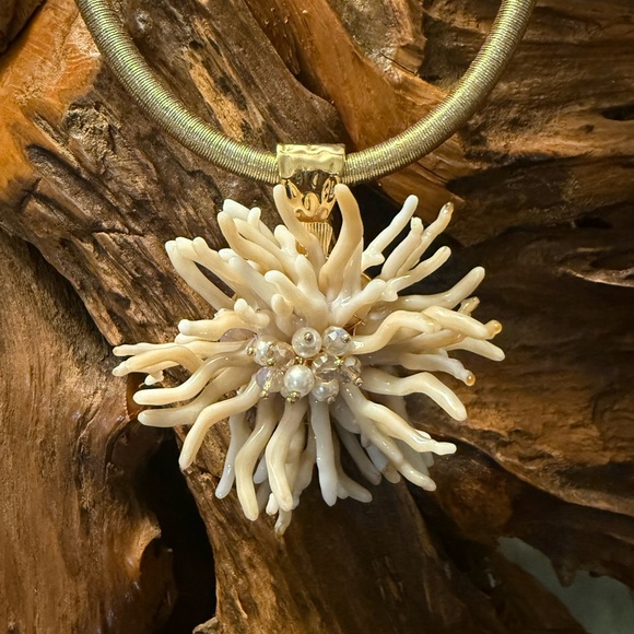 Elegant Coral Pendant Gold and Cream Necklace - Picture 2 of 5
